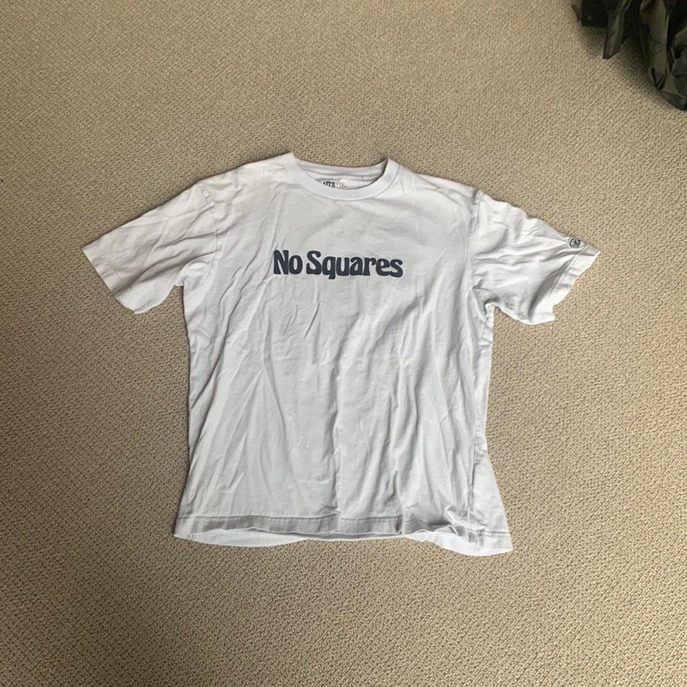 samll uniqlo no squares shirt